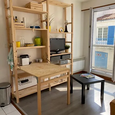 Votre Pied A Terre Sur Le Port De * Λα Ροσέλ